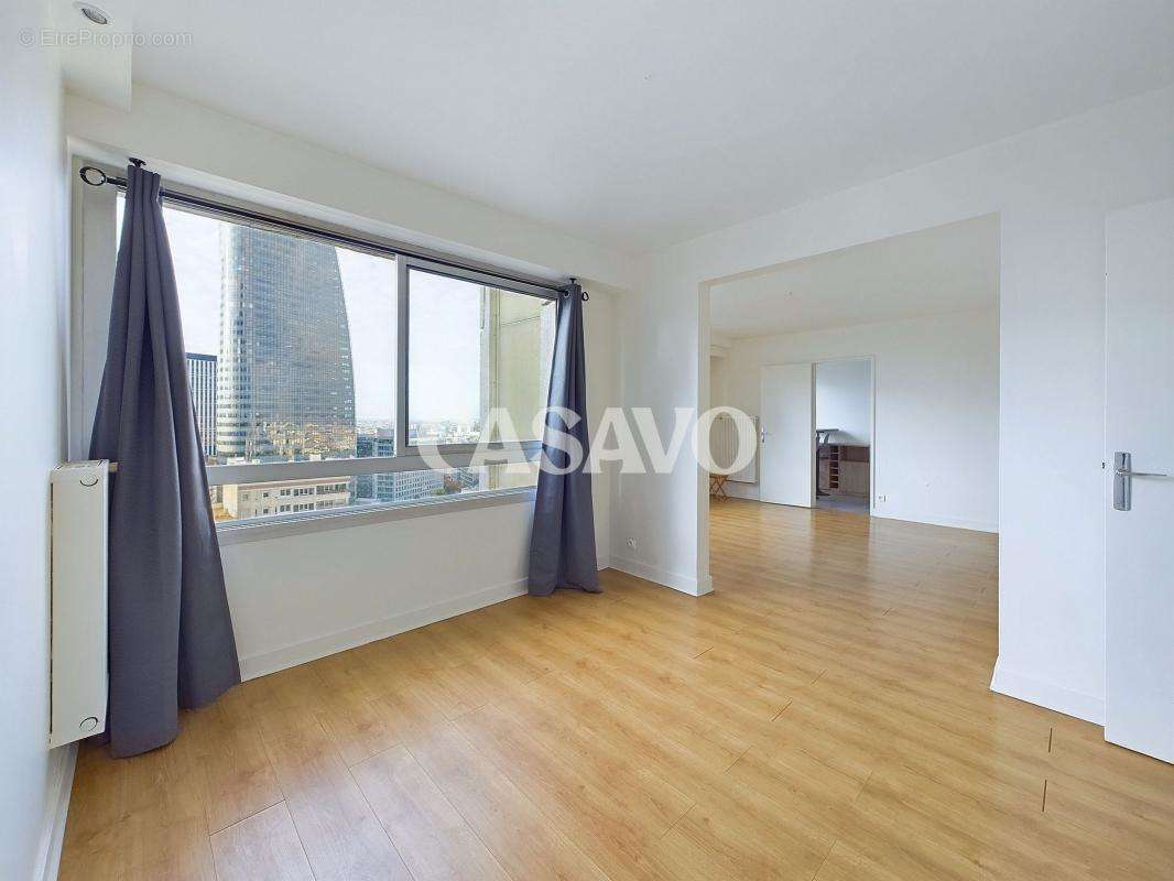 Appartement à COURBEVOIE