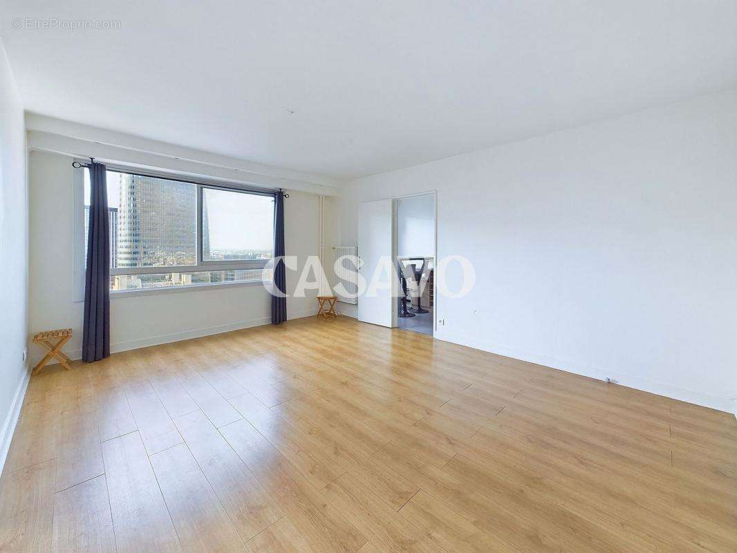 Appartement à COURBEVOIE