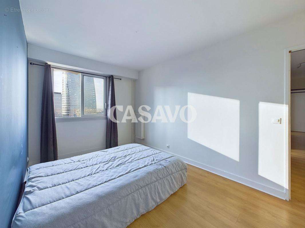 Appartement à COURBEVOIE