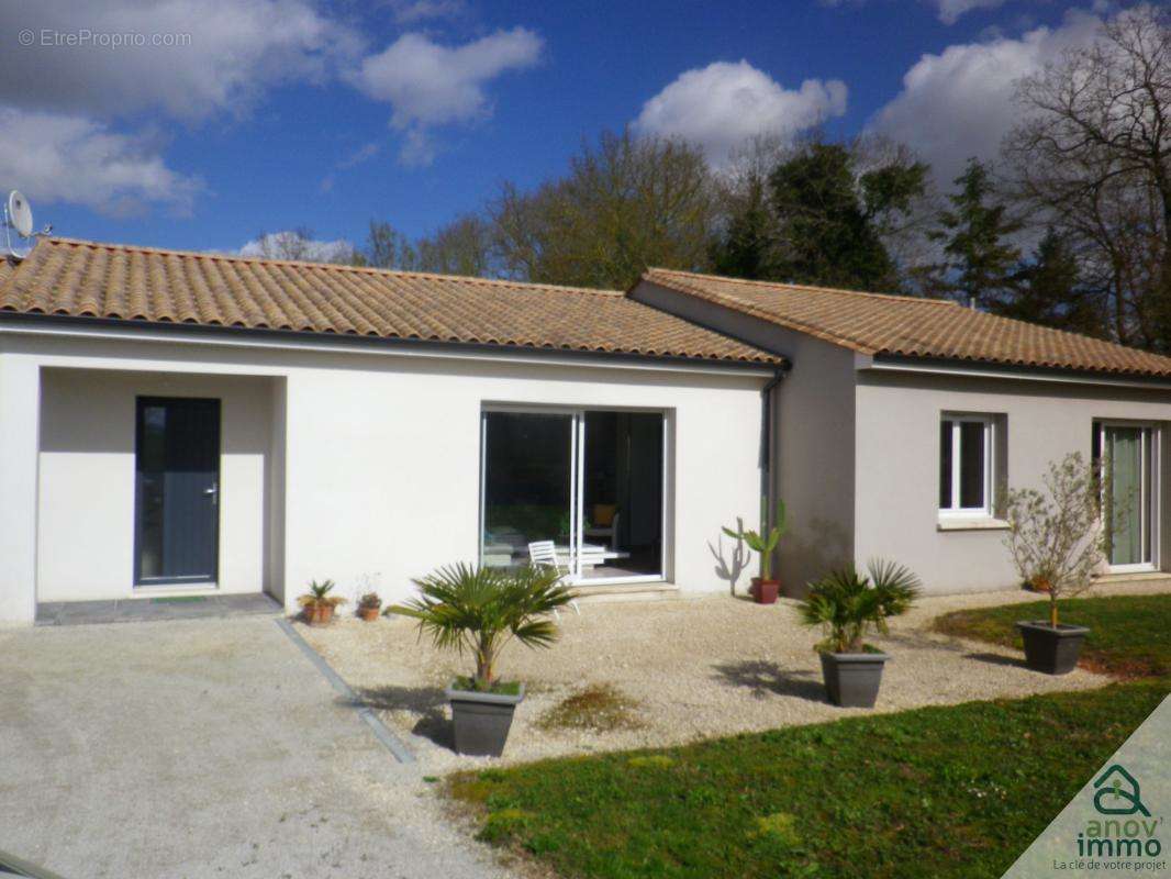 Maison à ASNIERES-SUR-NOUERE