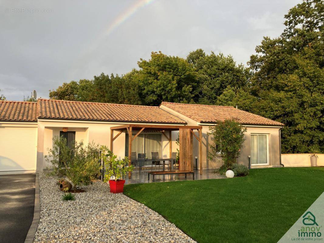 Maison à ASNIERES-SUR-NOUERE