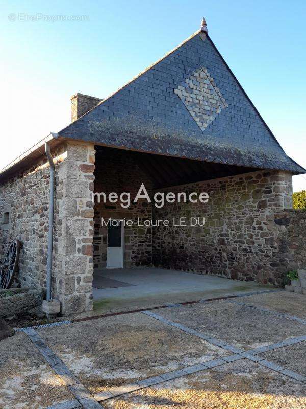 Maison à POULLAOUEN