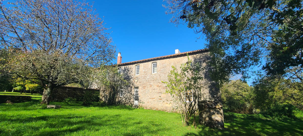 Maison à FOUGERE