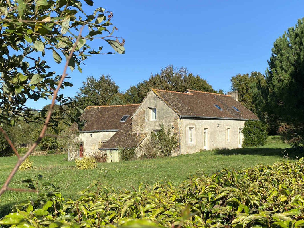 Maison à COULANS-SUR-GEE