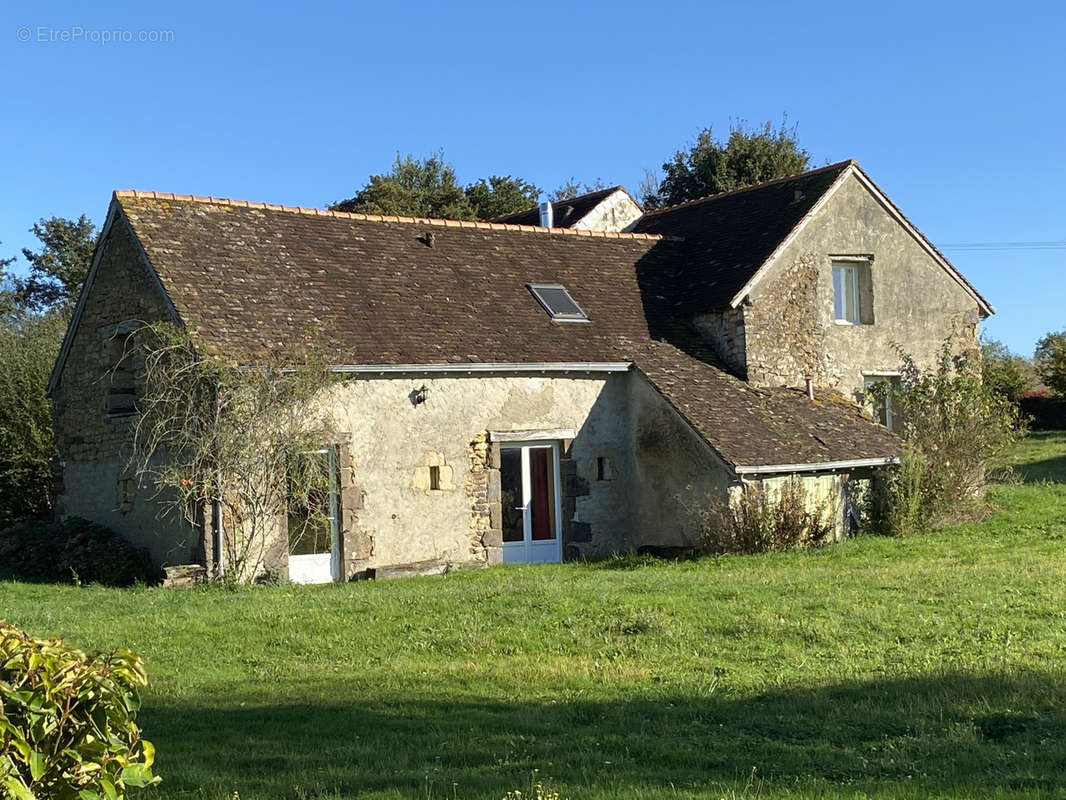 Maison à COULANS-SUR-GEE