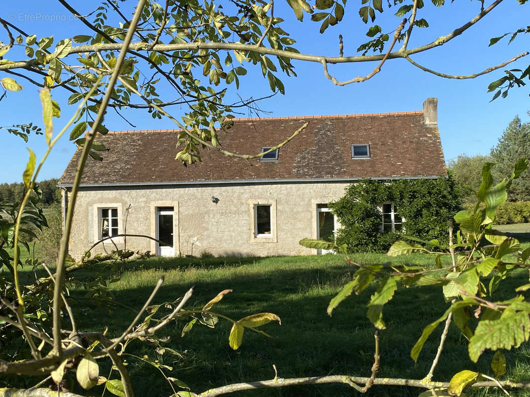 Maison à COULANS-SUR-GEE