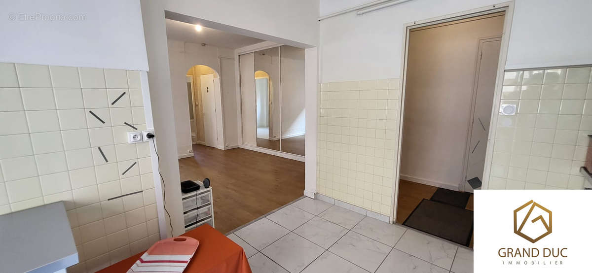 Appartement à MARSEILLE-2E