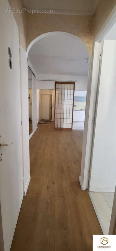 Appartement à MARSEILLE-2E