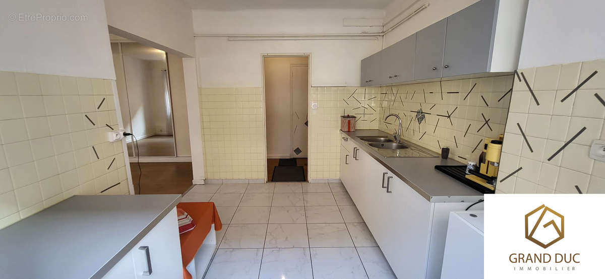 Appartement à MARSEILLE-2E