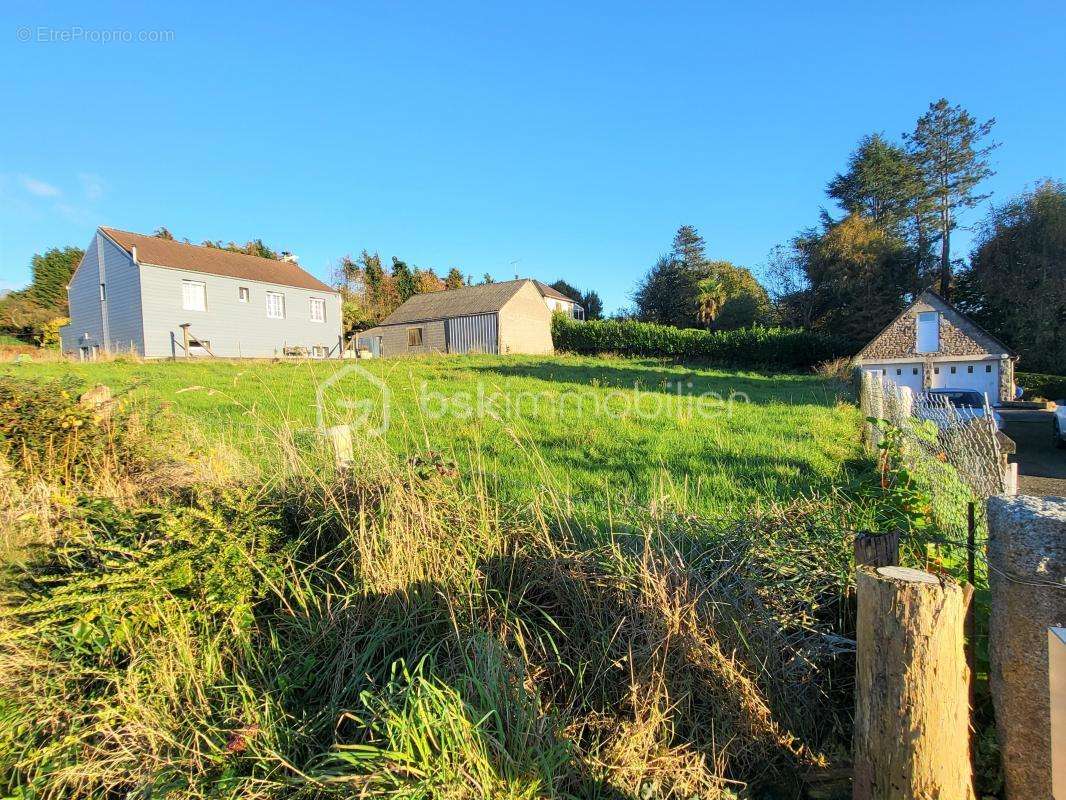 Terrain à SAINT-BRICE-DE-LANDELLES