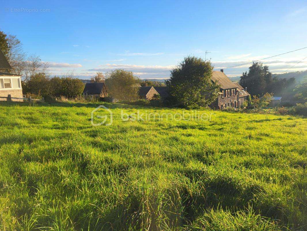 Terrain à SAINT-BRICE-DE-LANDELLES