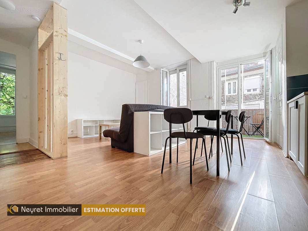 Appartement à SAINT-ETIENNE