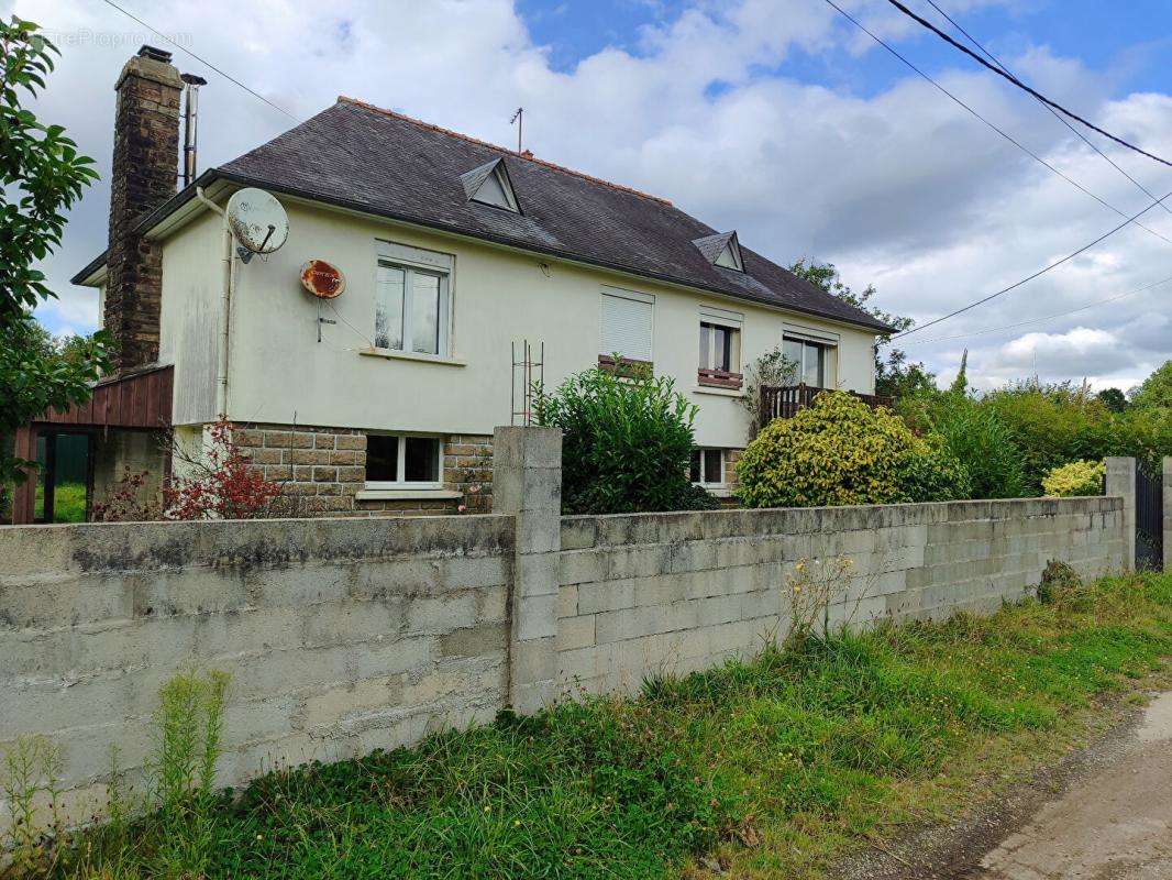 Maison à ROUDOUALLEC