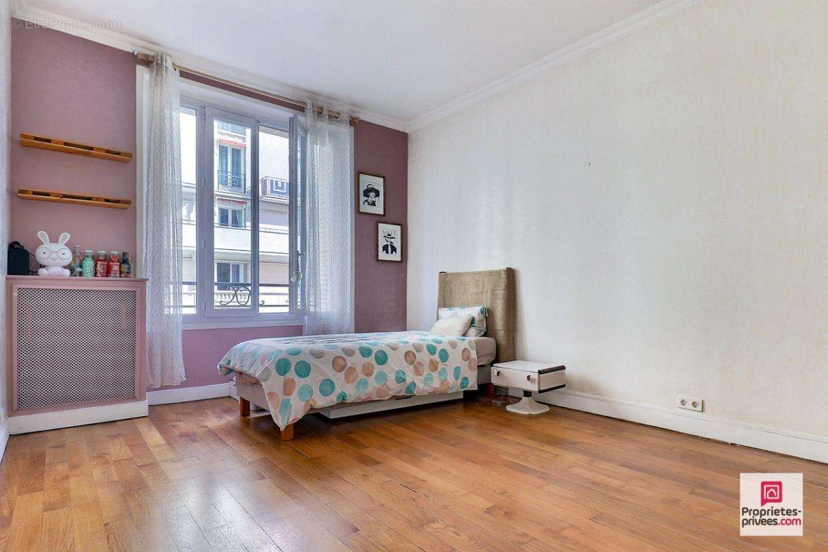 Appartement à PARIS-17E