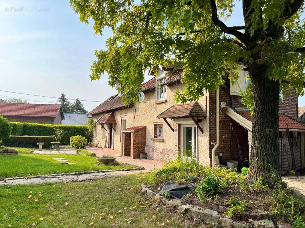 Maison à THIESCOURT