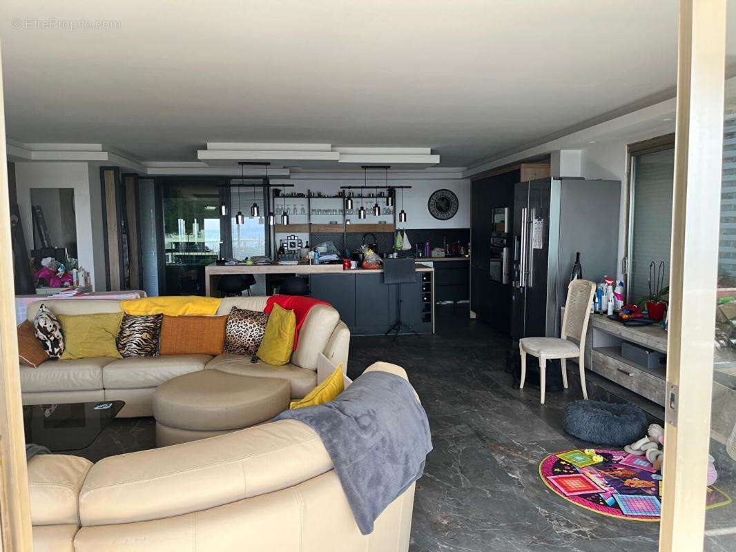 Appartement à VILLENEUVE-LOUBET