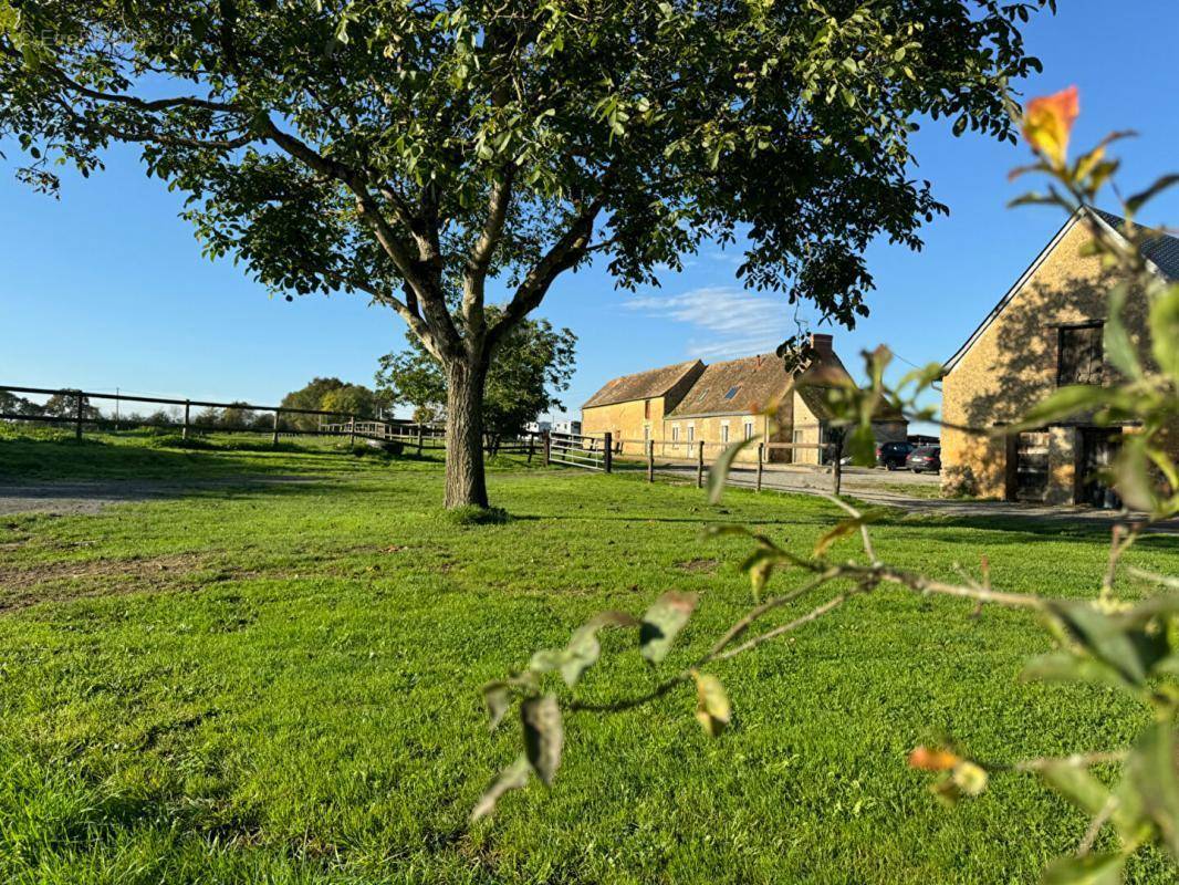 Maison à PRECIGNE