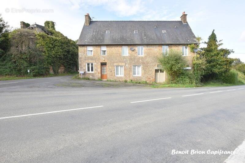 Maison à LA BAZOUGE-DU-DESERT