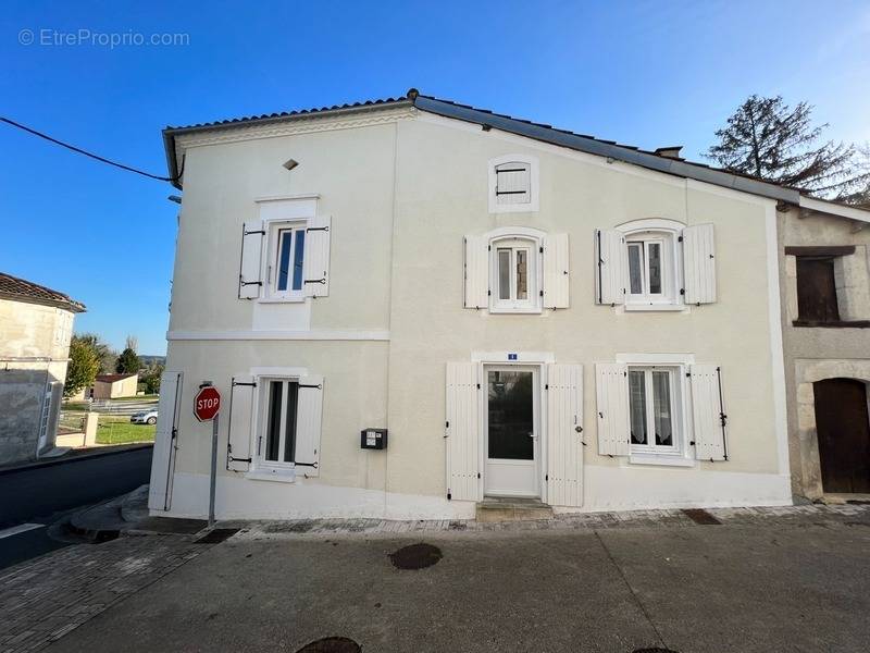 Maison à CHEVANCEAUX