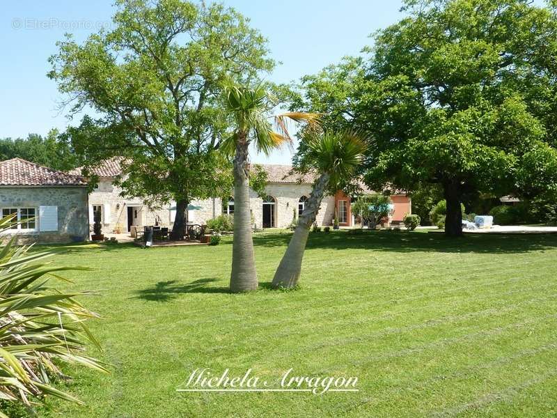 Maison à LACEPEDE