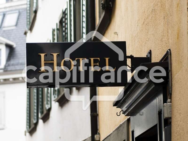 Commerce à FAYENCE