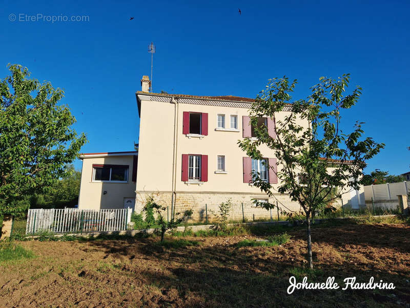 Maison à CHASSENEUIL-SUR-BONNIEURE