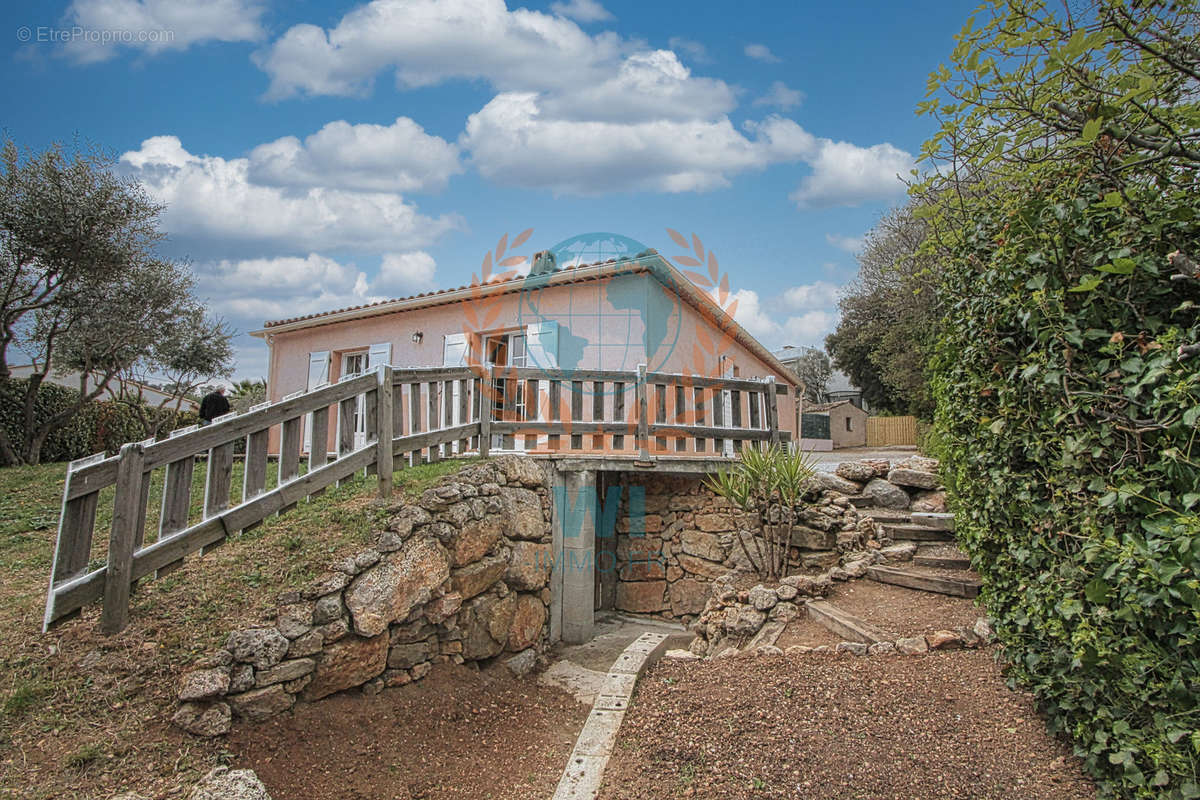 Maison à TRANS-EN-PROVENCE