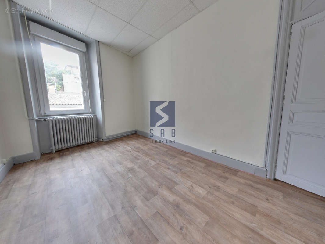 Appartement à PRIVAS