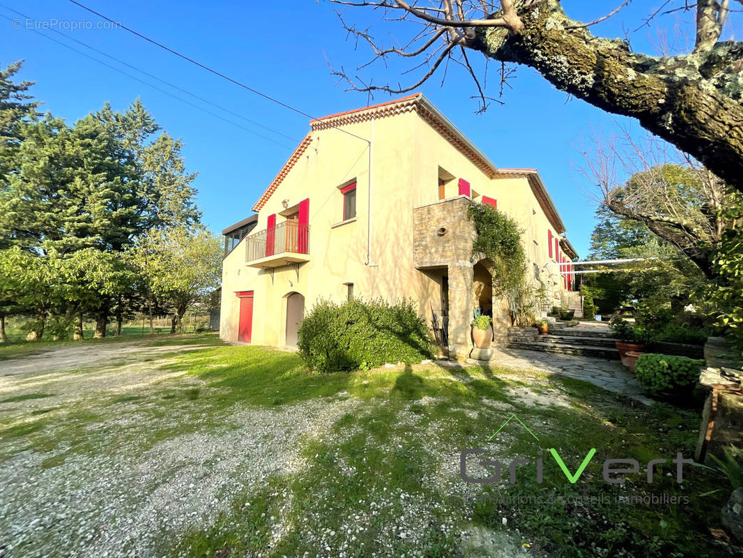 Maison à SAINT-HILAIRE-DE-BRETHMAS