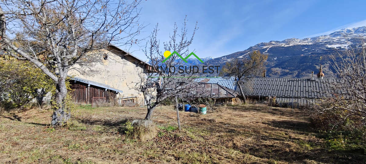 Maison à LES CHAPELLES