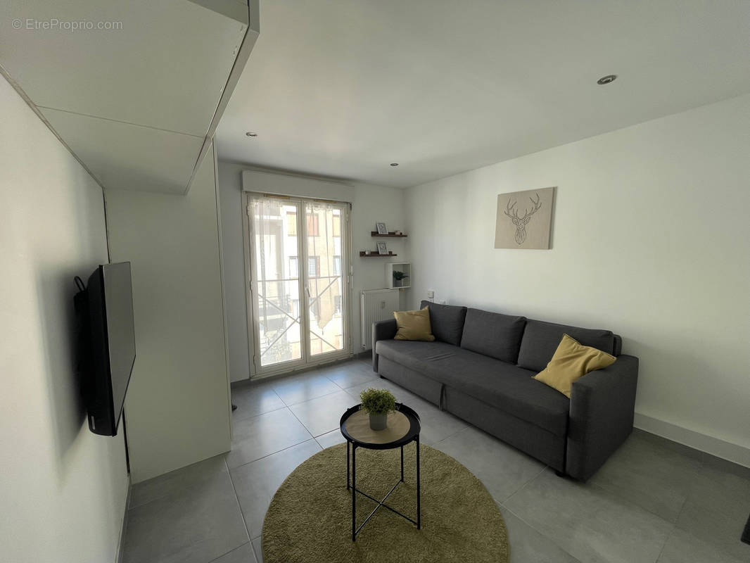 Appartement à MARSEILLE-5E