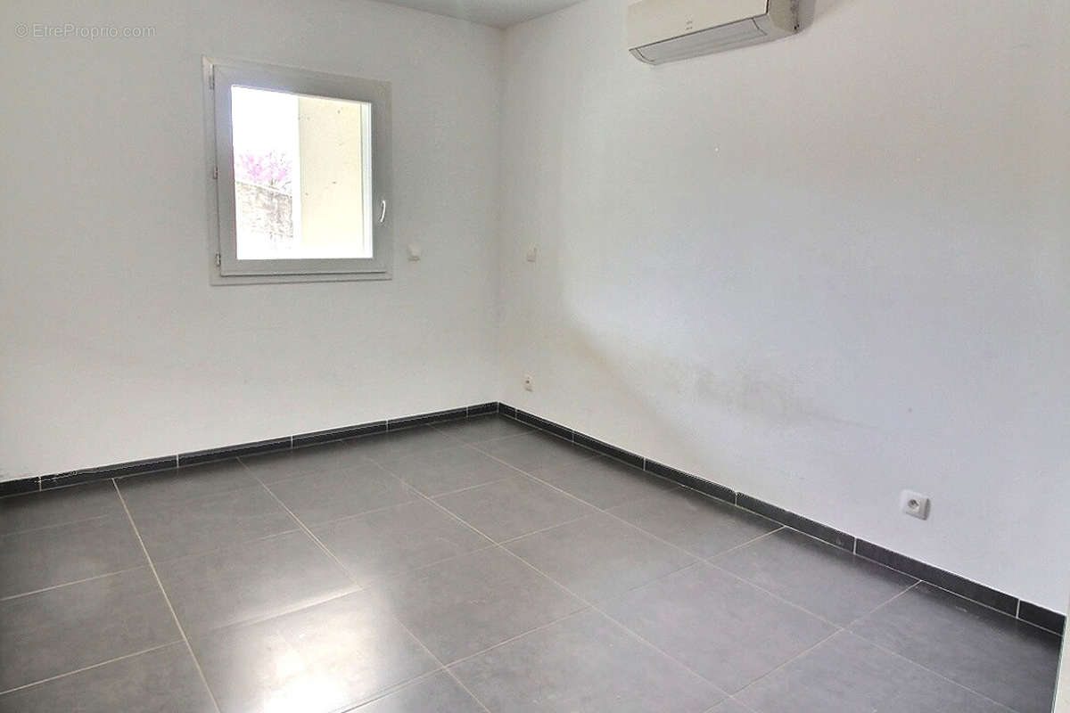 Appartement à MARSEILLE-12E