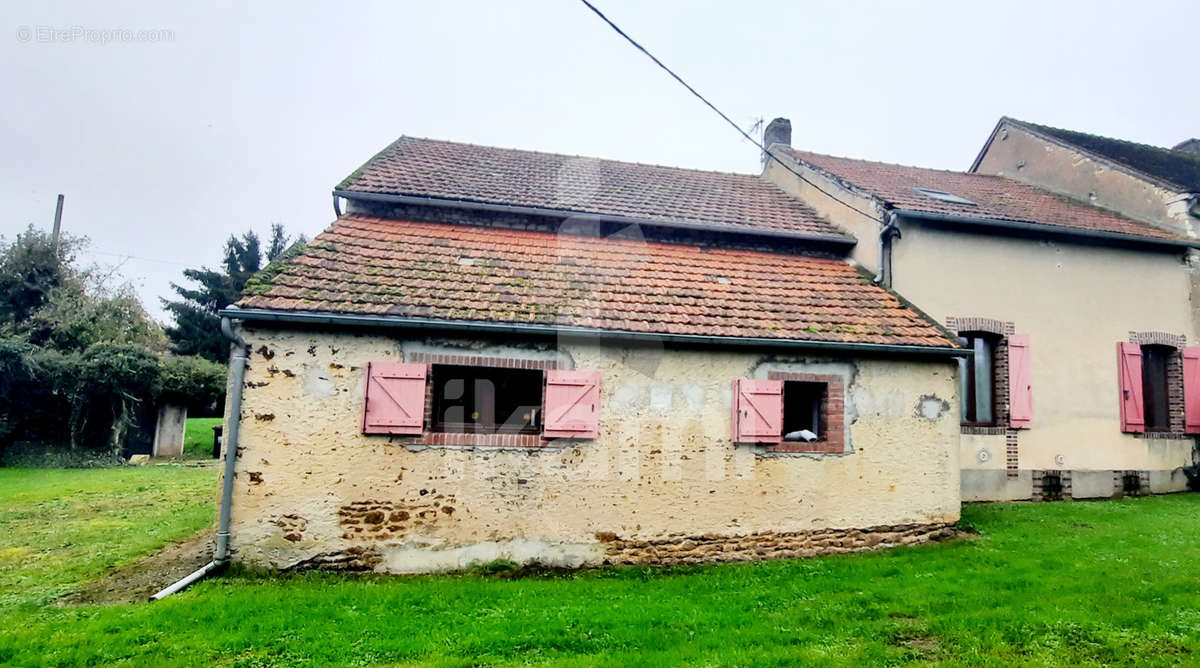 Maison à CHARBUY