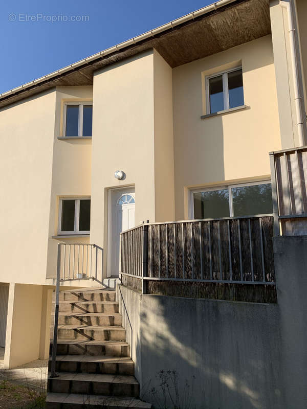 Appartement à VAUX-LE-PENIL