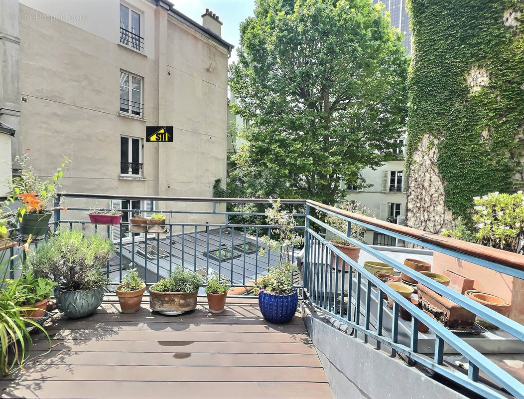 Appartement à PARIS-14E