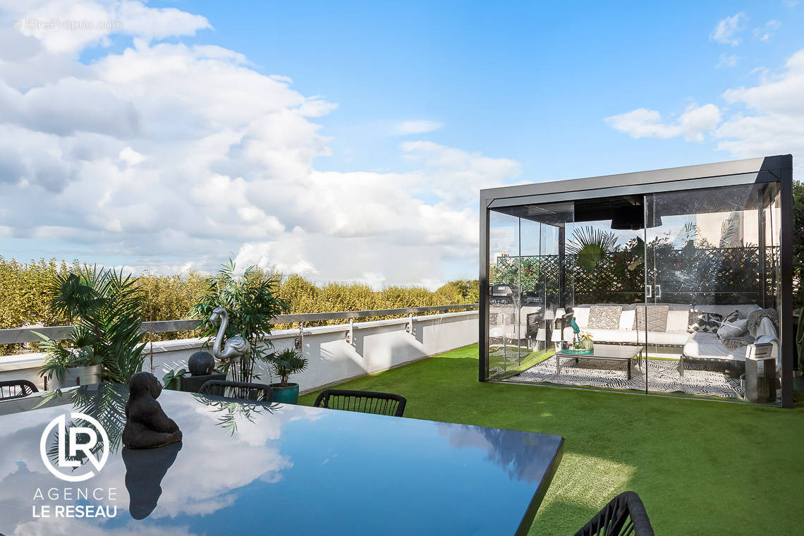 Appartement à NEUILLY-SUR-SEINE