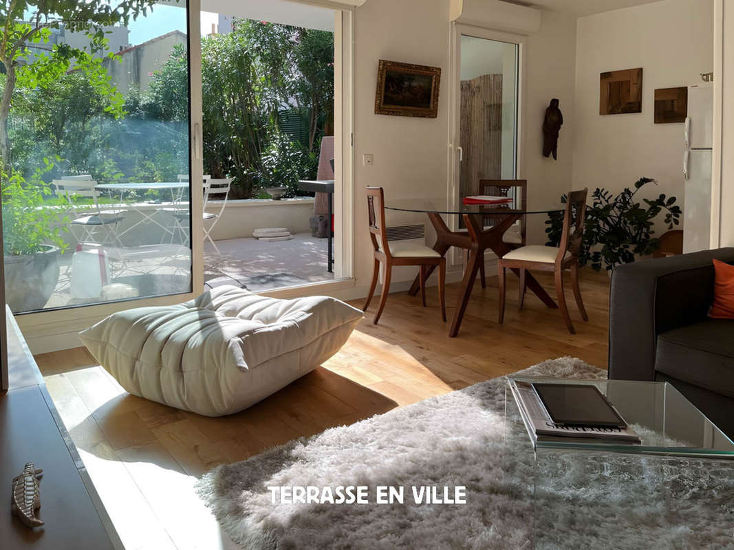 Appartement à MARSEILLE-5E