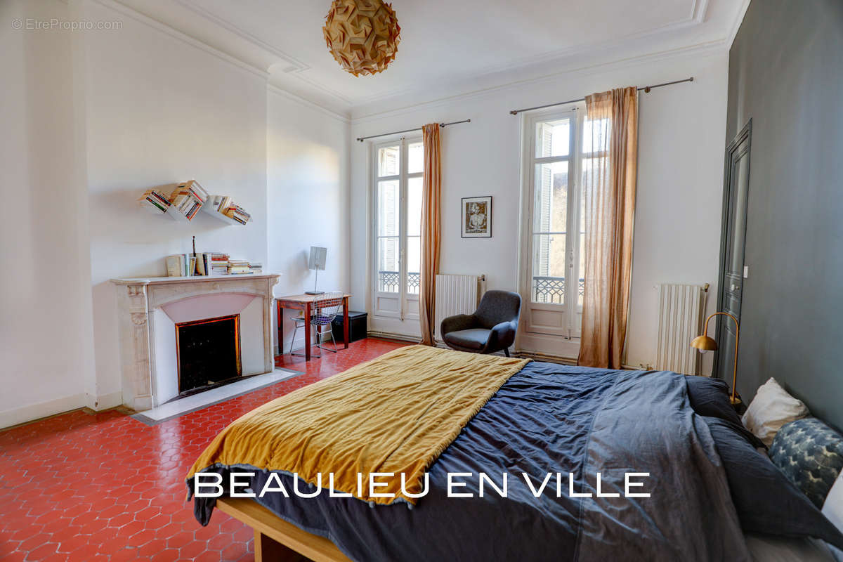 Appartement à MARSEILLE-6E