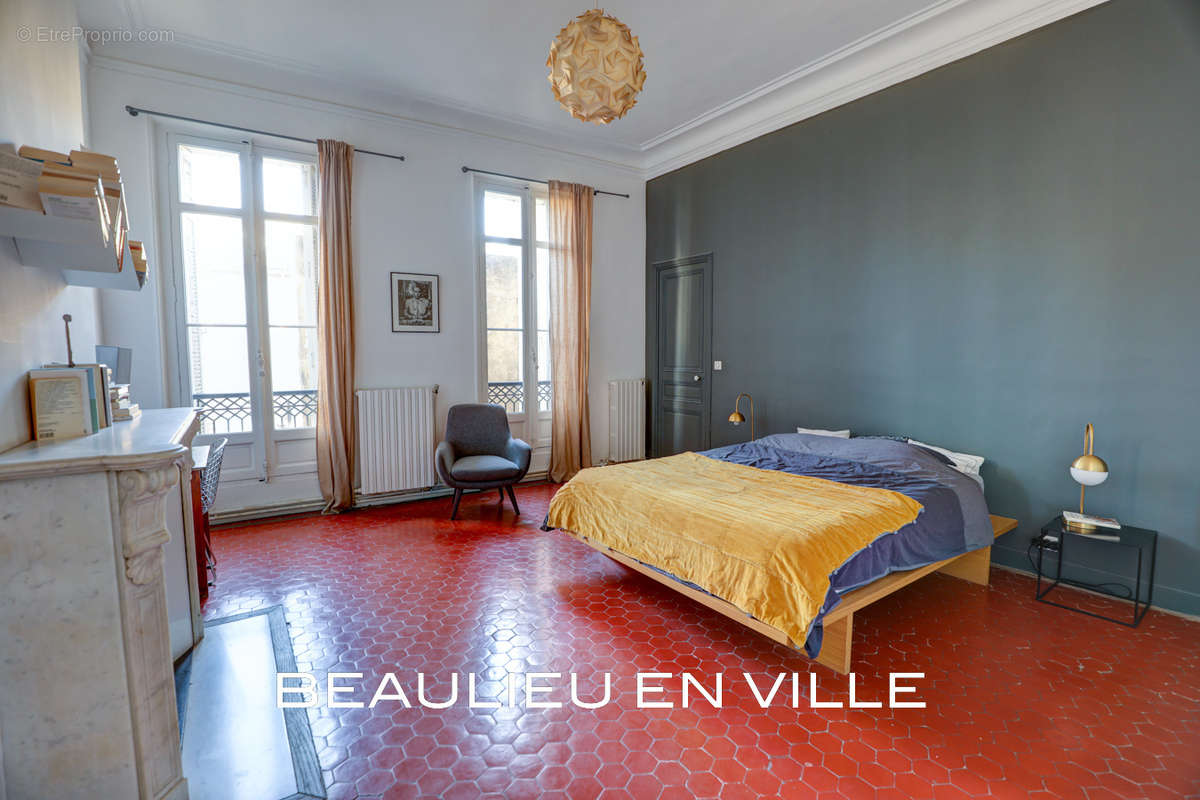 Appartement à MARSEILLE-6E