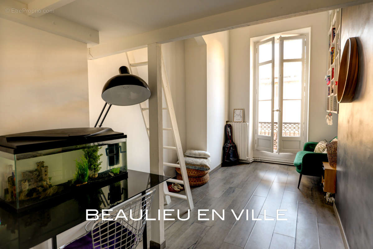 Appartement à MARSEILLE-6E