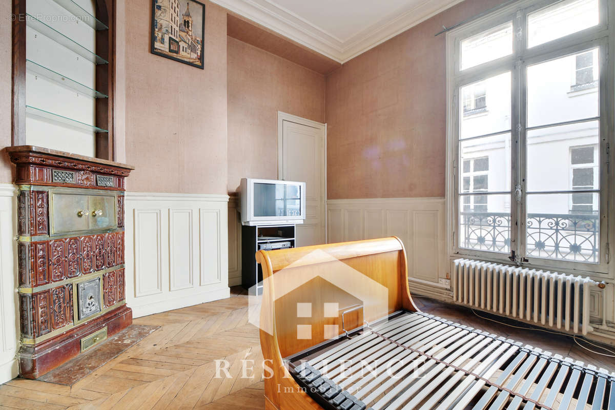 Appartement à PARIS-11E