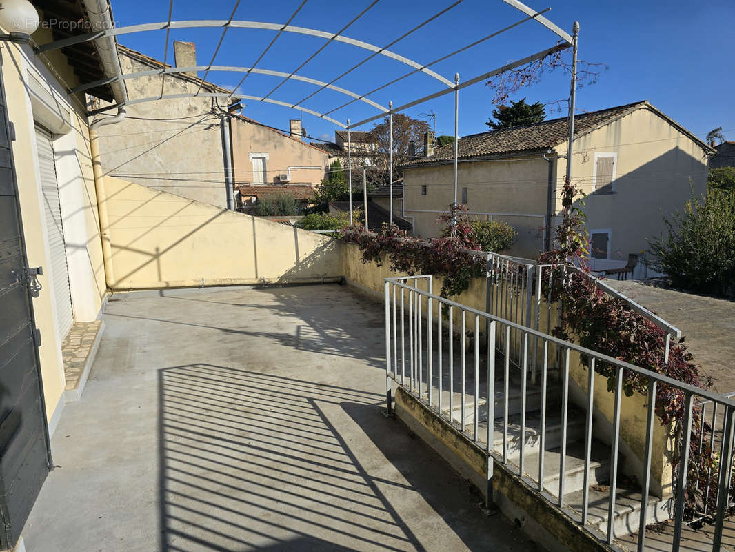 Appartement à MORIERES-LES-AVIGNON