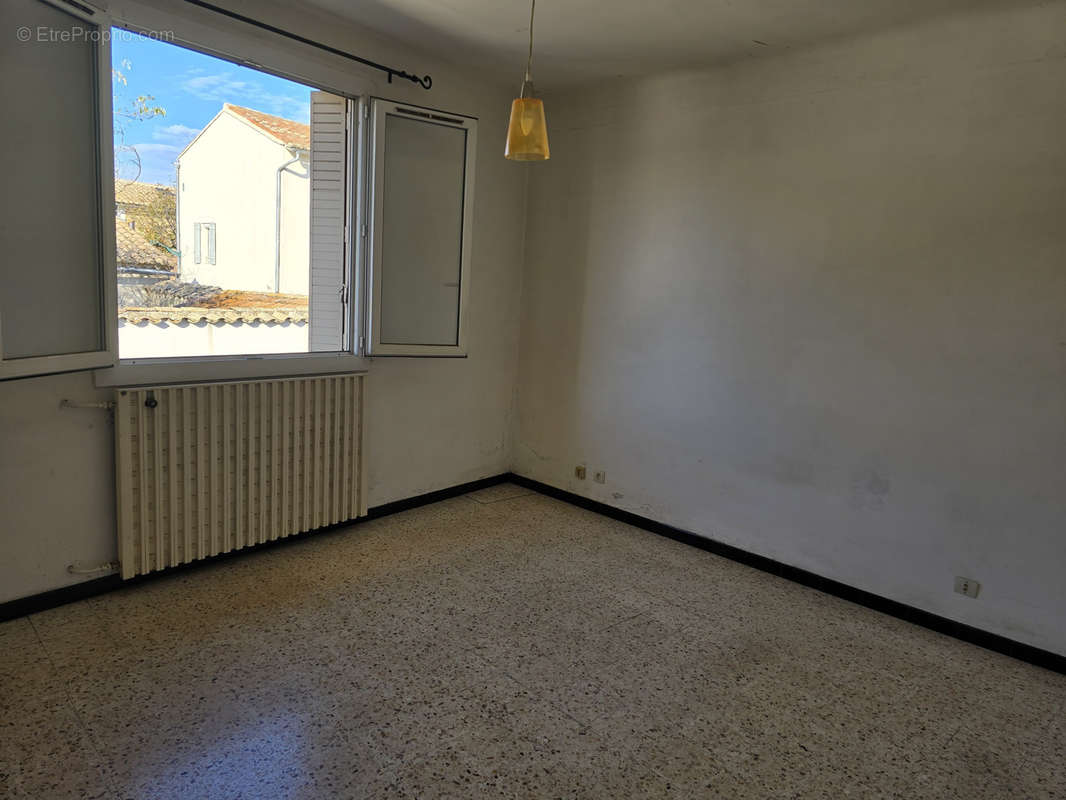 Appartement à MORIERES-LES-AVIGNON