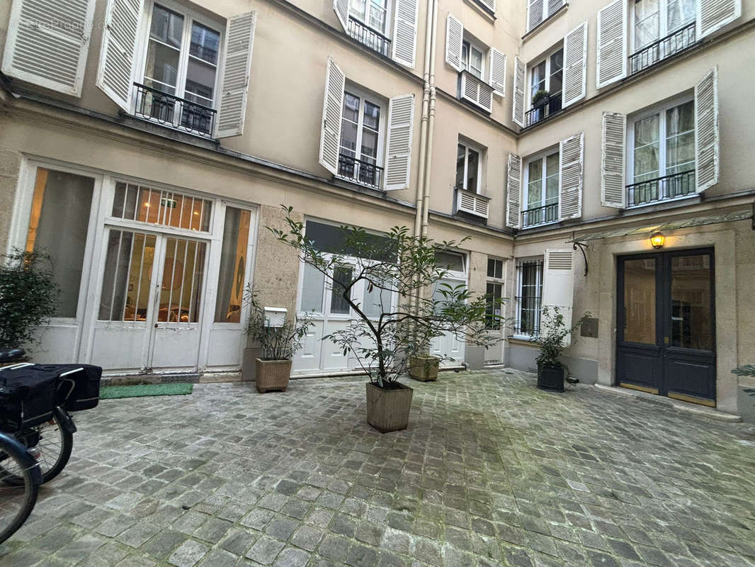 Appartement à PARIS-6E