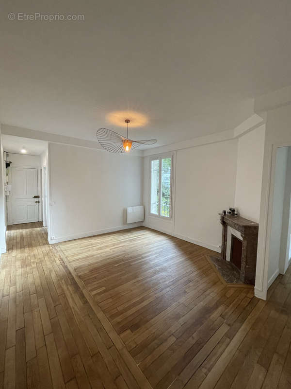 Appartement à COURBEVOIE