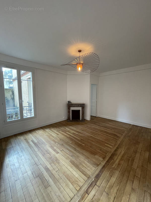 Appartement à COURBEVOIE