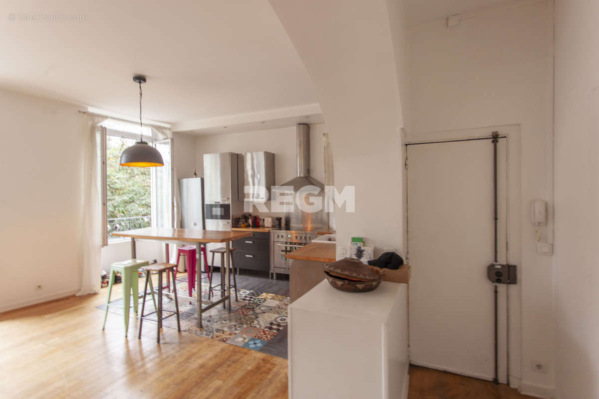 Appartement à PARIS-11E