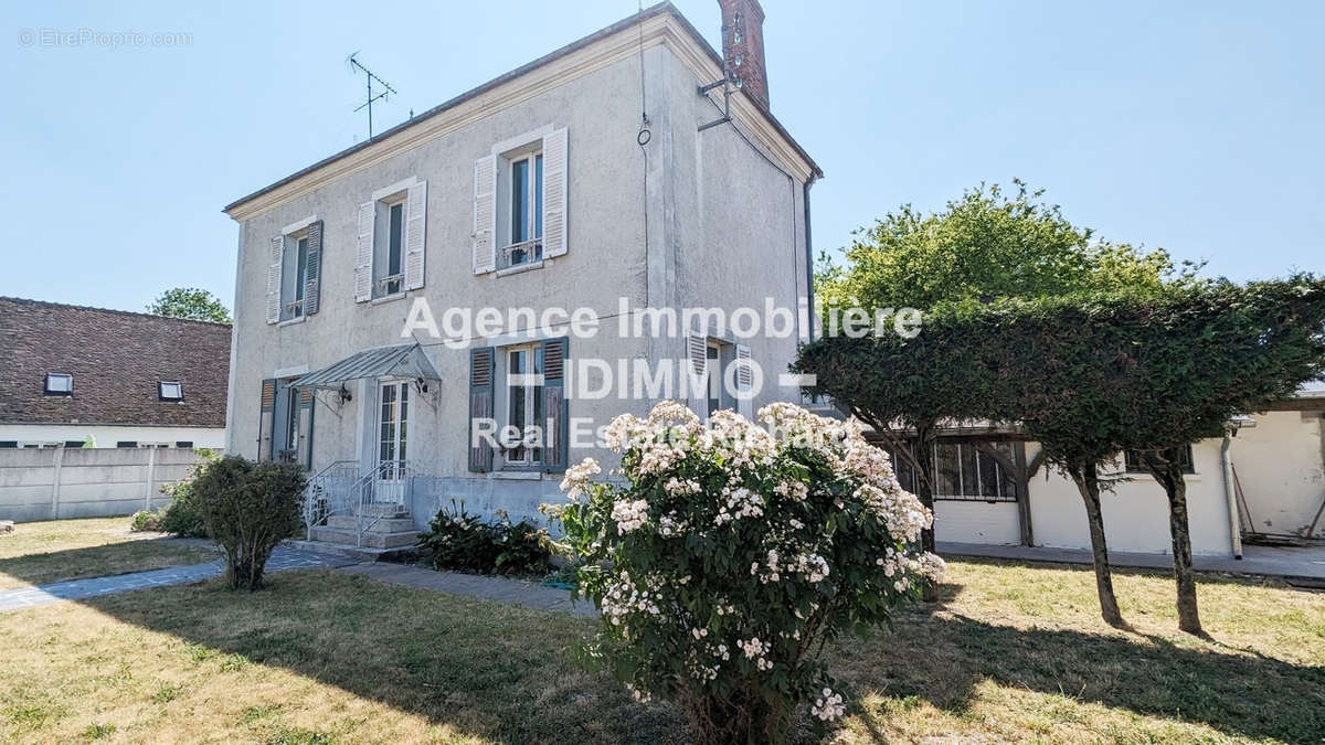 Maison à BEAUMONT-DU-GATINAIS