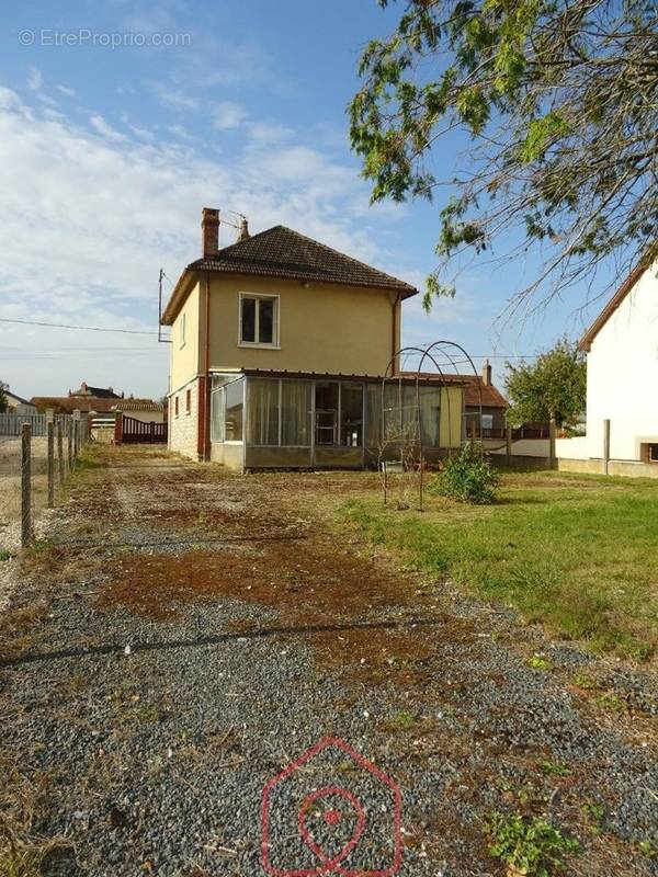 Maison à VAILLY-SUR-SAULDRE