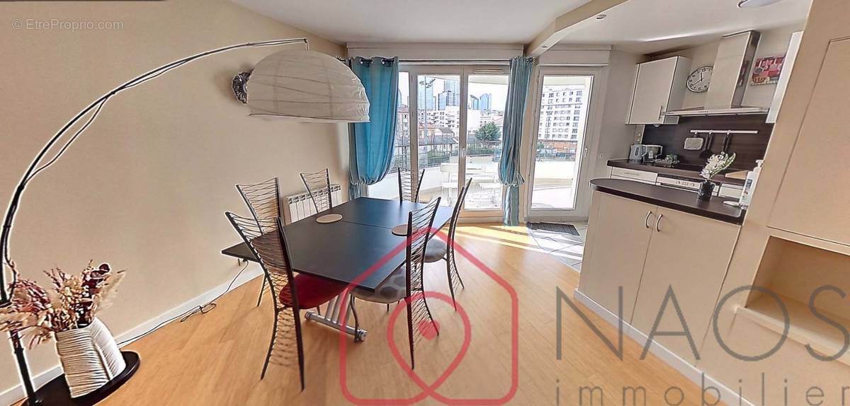 Appartement à COURBEVOIE